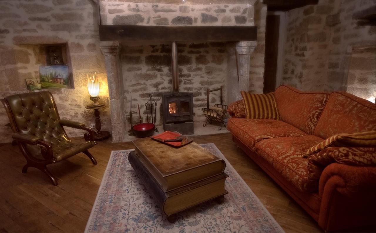 Bed and Breakfast Pat A Touille Treignac Exterior foto