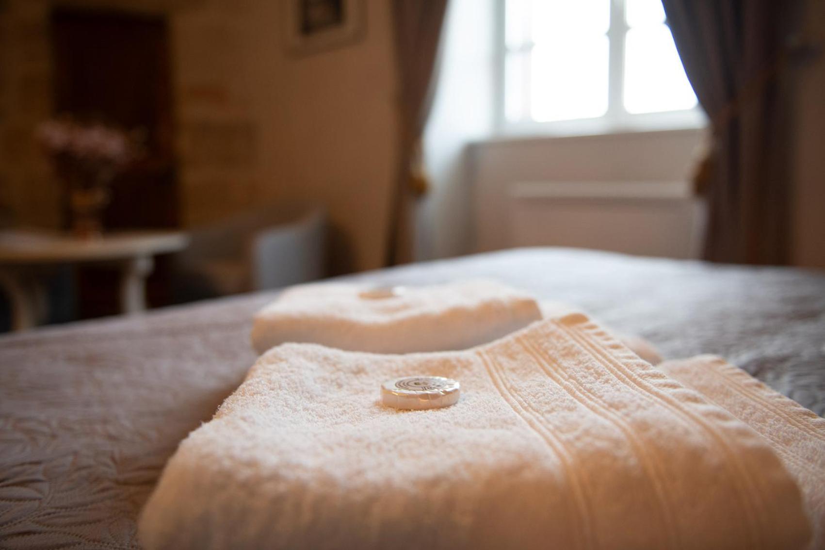 Bed and Breakfast Pat A Touille Treignac Exterior foto